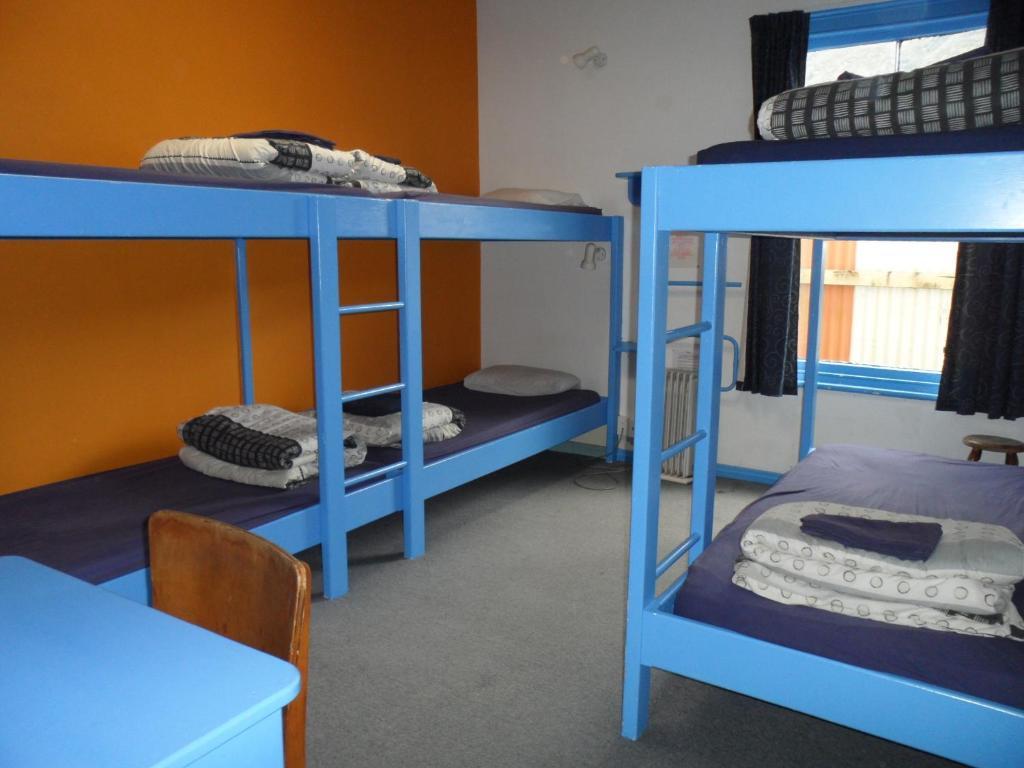 Sequoia Lodge Backpackers Піктон Номер фото
