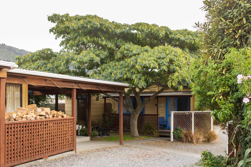 Sequoia Lodge Backpackers Піктон Екстер'єр фото