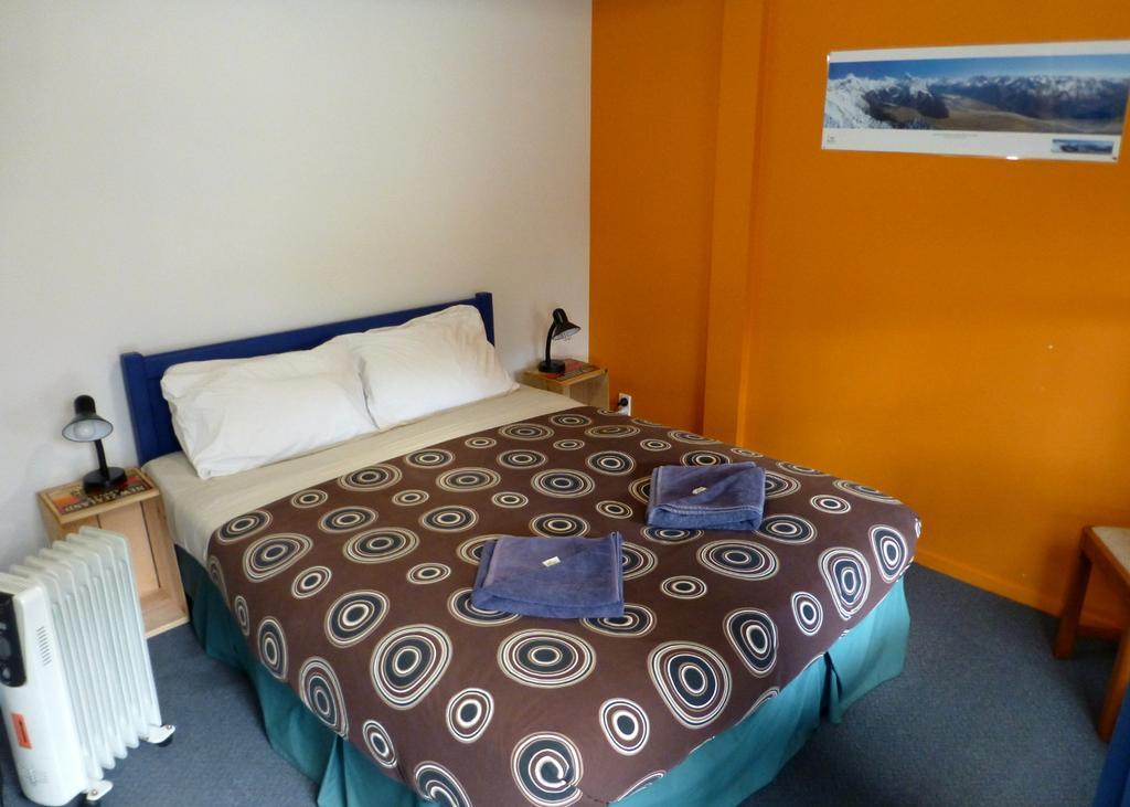 Sequoia Lodge Backpackers Піктон Екстер'єр фото