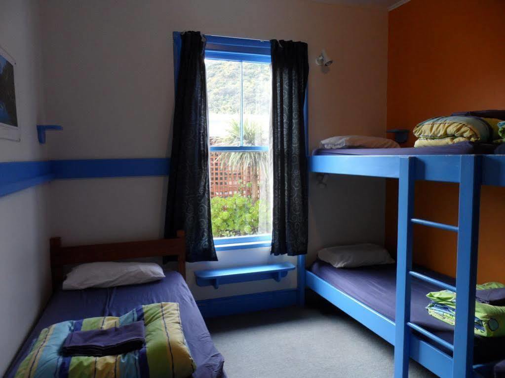 Sequoia Lodge Backpackers Піктон Екстер'єр фото