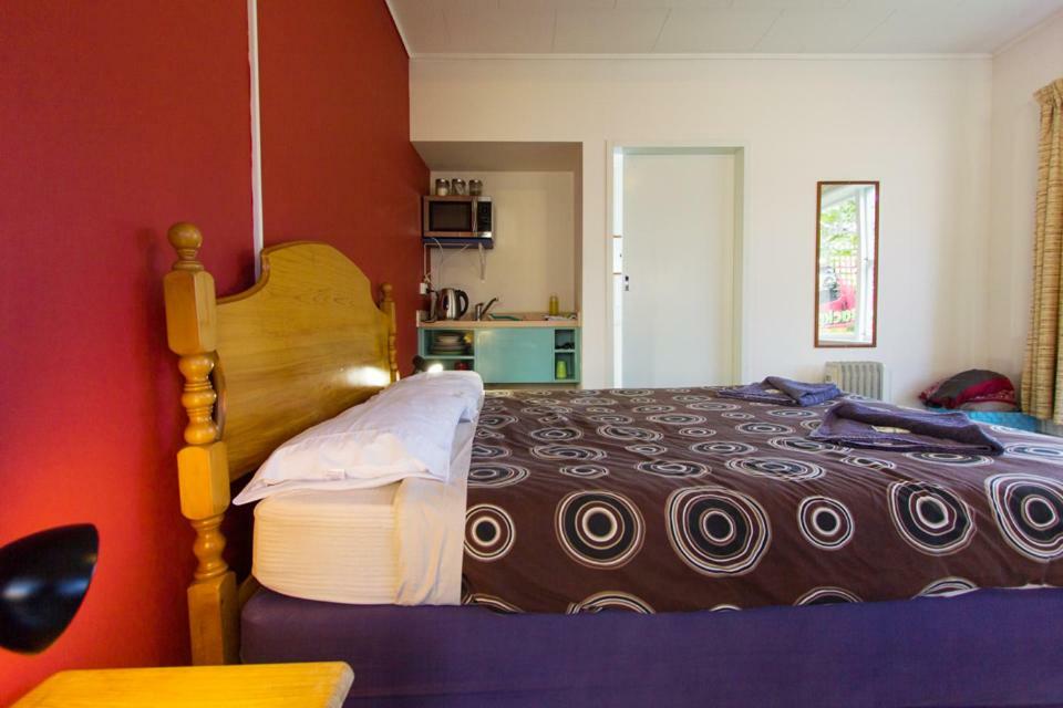 Sequoia Lodge Backpackers Піктон Екстер'єр фото