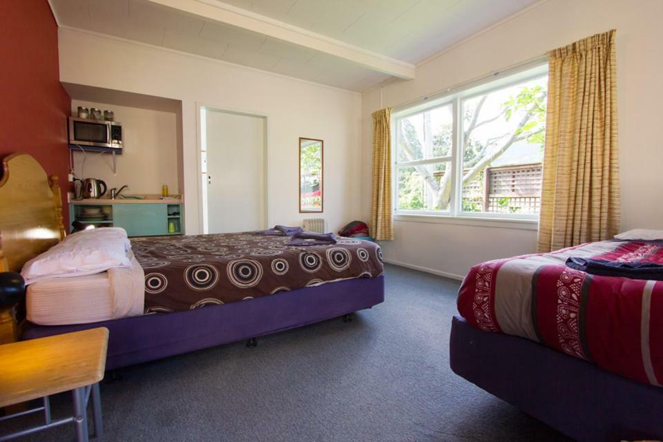Sequoia Lodge Backpackers Піктон Екстер'єр фото