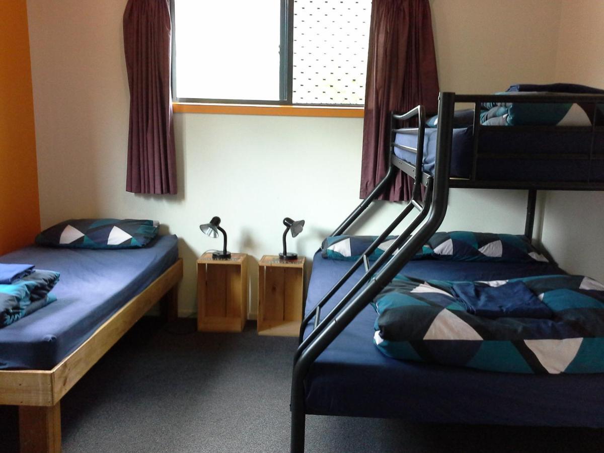 Sequoia Lodge Backpackers Піктон Екстер'єр фото